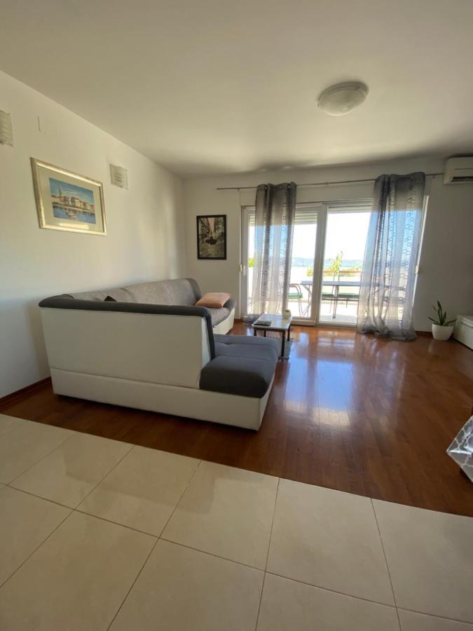 Appartamento Apartman Mila Kaštela Esterno foto