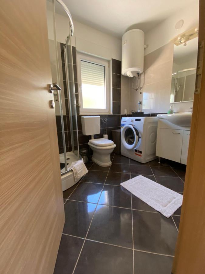 Appartamento Apartman Mila Kaštela Esterno foto