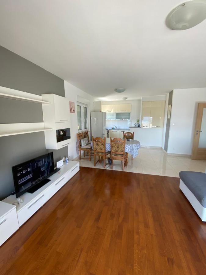 Appartamento Apartman Mila Kaštela Esterno foto