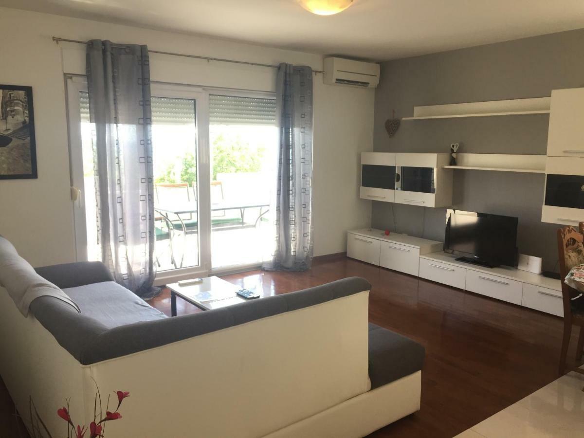 Appartamento Apartman Mila Kaštela Esterno foto